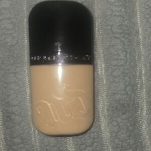 Urban Decay Foundation - Light Medium Cool Olive